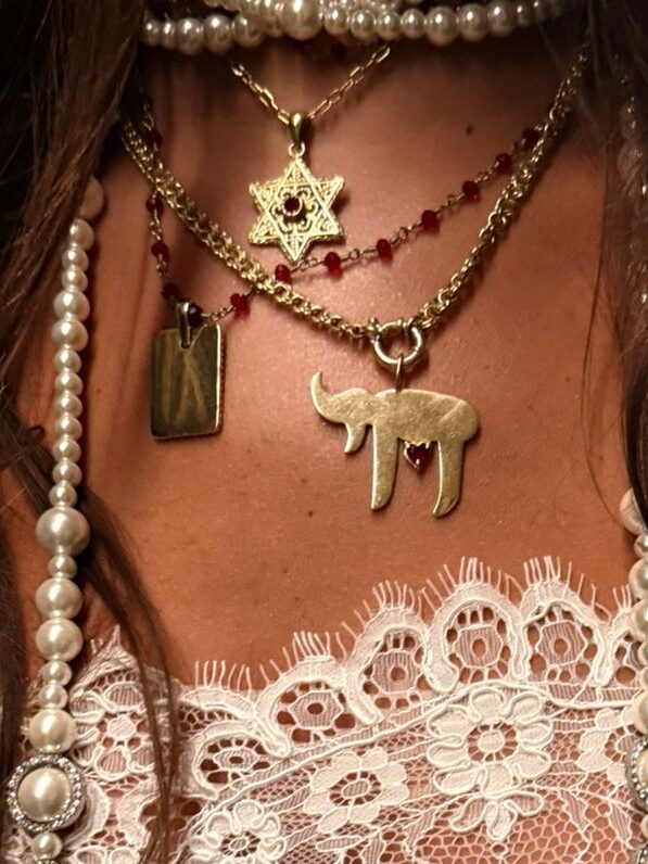 Collar Lia L gold